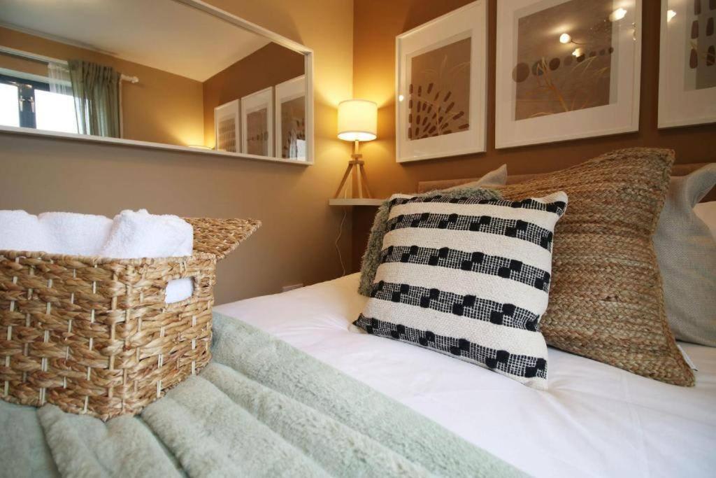 The Observatory By Mia Living 2 Bedroom Apartment Overlooking Swansea Beach With Free Parking Exterior photo