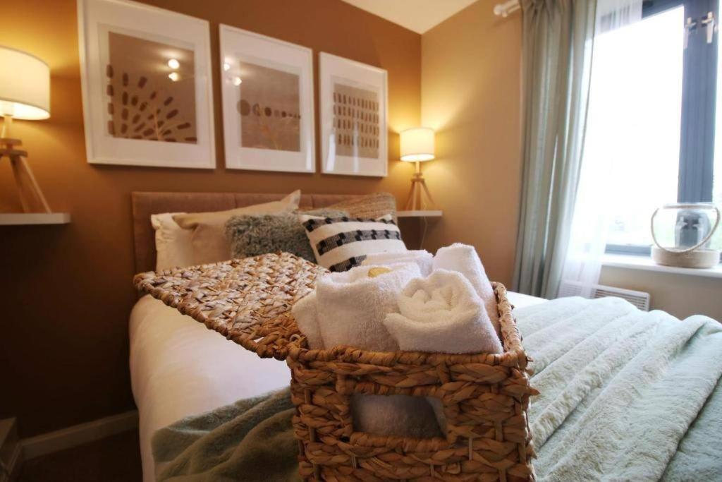 The Observatory By Mia Living 2 Bedroom Apartment Overlooking Swansea Beach With Free Parking Exterior photo
